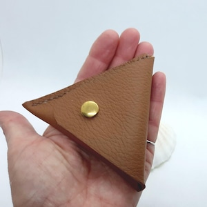 Custodia per auricolari in pelle rossa o marrone, piccolo portamonete triangolare, idea regalo mista, fatto a mano