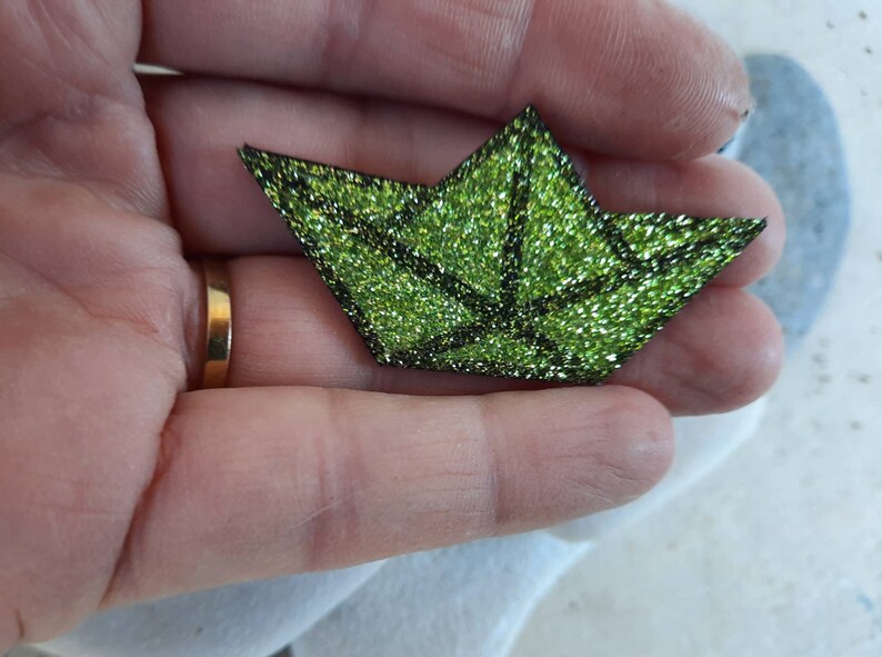 Broche Voilier En Argent Finement Travaillée En Relief - Modèle 798