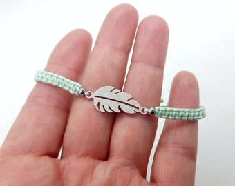 bracelet réglable en fil de nylon , connecteur plume en acier inoxydable doré ou argenté, fait main