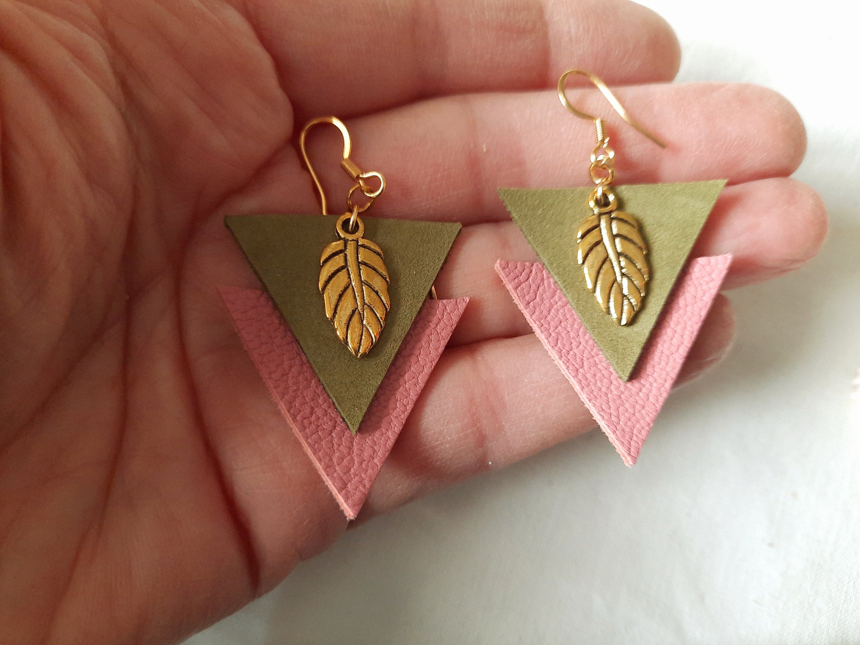 YAYAKO Adorable Yorkshire Terrier Boucles D'oreilles Chien Dangle Acrylique Animaux Chiot Bijoux Cadeaux Pour Femme Filles Charms Decor (Brun