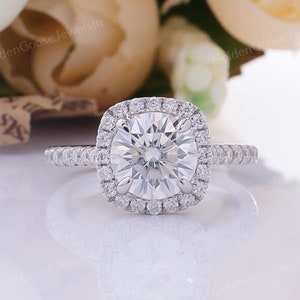2 Carat Round Cut Moissanite Halo Engagement Ring, 14K Gold Moissanite Prong Set Wedding Ring,Art Deco Ring,925 Sterling Silver Ring For Her
