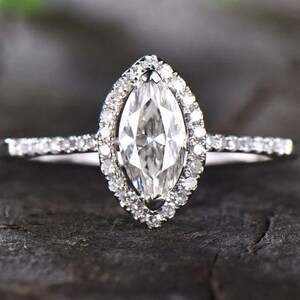 Vintage 1.50 CT Marquise Cut Simulated Diamond Wedding Ring/ Moissanite Engagement Rings/ Halo Marquise Rings/ Anniversary Rings