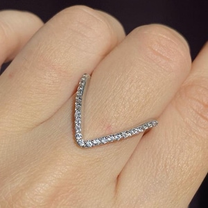 Delicate Round Cut Moissanite Diamond Engagement Ring, 14K White Gold V - shape Wedding Ring, Unique Style Chevron Ring,Promise Ring For Her