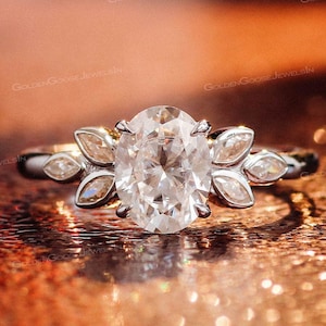 Oval Cut Moissanite Engagement Ring, Stacking Ring, 14K Gold, Vintage Wedding Ring, Unique Oval Diamond Cluster Ring, Gift For Her