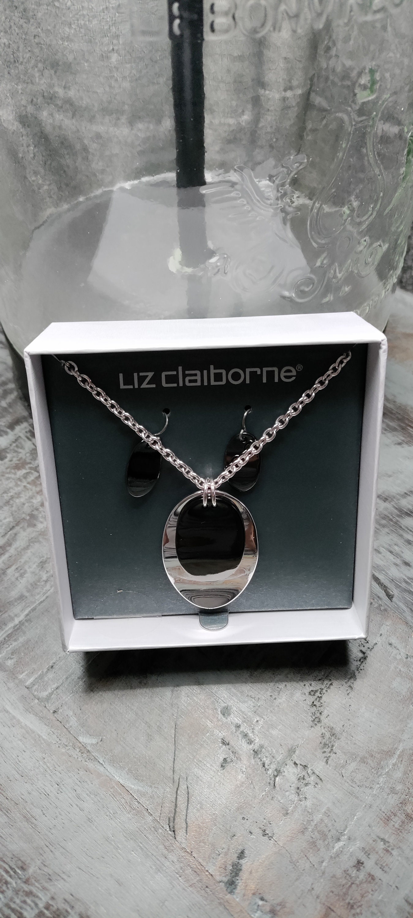 Liz claiborne necklace online and earring set