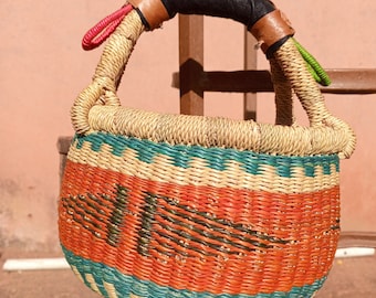 Panier en paille tressée, joli panier de marché, panier en rotin coloré, panier de rangement de légumes, panier cadeau pour la fête des mères, corbeille de fruits suspendue