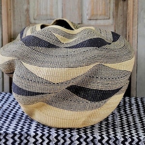 Woven Bolga basabasa Basket, wavy art basket, large rattan flower pot basket, handmade big indoor plant pot, large seagrass vintage vase