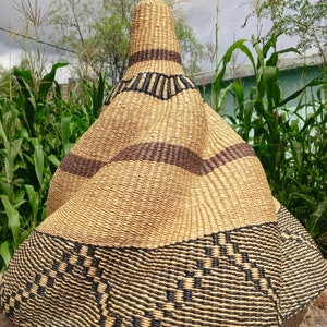 Handwoven wavy Lamp holder, conch straw lampshade, Bolga basket ceiling lampshade, African ceiling light holder, Basabasa art basket