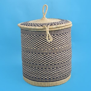 Woven bedding floor storage, bathroom wicker basket, large laundry basket, Xxl floor hamper, small laundry basket with lid, straw cloth bag