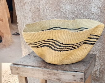 Woven straw bowl basket, straw tray basket, wavy African basket, kitchen organizer basket, table decor basket, gift basket, natural basket