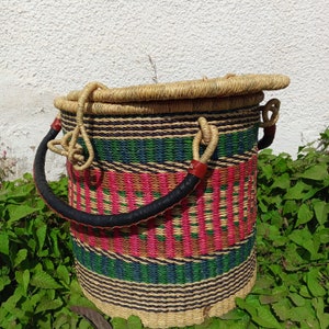 Handwoven laundry basket with lid, woven floor storage basket, bathroom floor wicker, large laundry basket, XXL Bolga storage basket