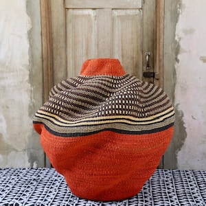 Handwoven Bolga art basket, large wavy rattan flower pot basket, wavy plant flower pot basket for farmhouse decoration.