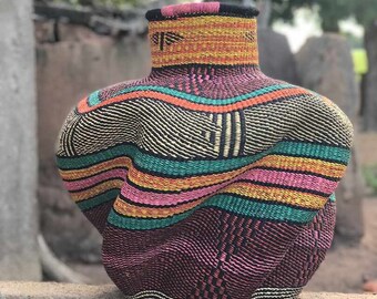 Cesta de arte tejida a mano, cesta de paja con diseño llamativo, cesta de decoración africana, cesta basasa, cesta de flores de interior, cesta de diseño de paja ondulada