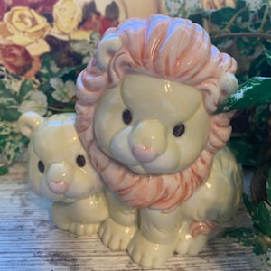 Vintage 1997 Ceramic Lion With Cub Piggy Bank Money Box Bank