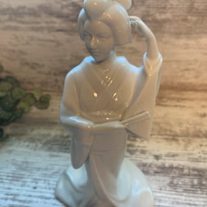 Vintage Asian Geisha Woman Figurine With Kimono & Fan, Vintage White Fine Porcelain Geisha