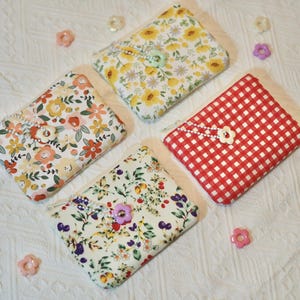 Small Fabric Zipper Pouch| Purse Organizer| Handmade Lined Floral Zipper Pouch| Gift Card Or Coin Or Credit Card Bag| Gift For Mom