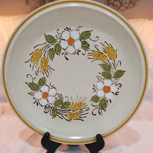 Hearthside Garden Festival Prairie Flowers. Sold as a set. A set is 2 plates.