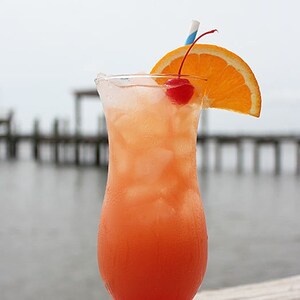 Hurricane Cocktail or Mocktail Mixer makes 6 to 8 Drinks would Be