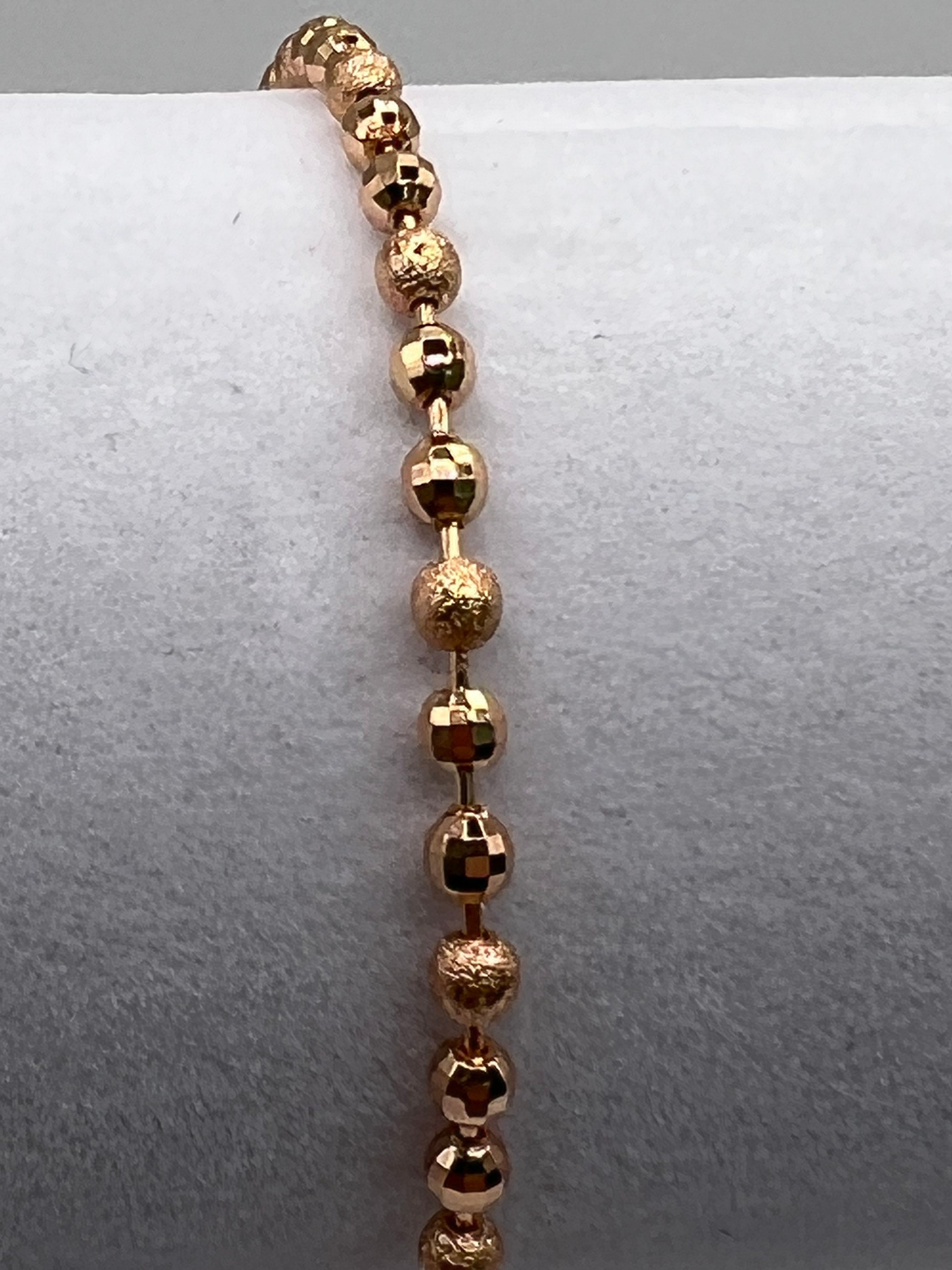 Ball type deals chains in gold