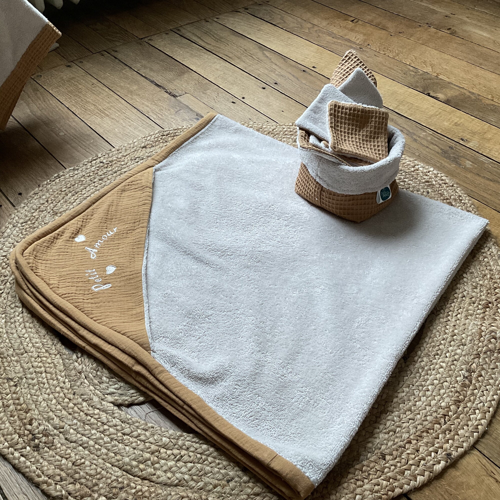 Maxi Cape de Bain Personnalisée & Panière Lingettes Réutilisables