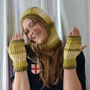 Handmade Retro BALACLAVA & WRIST WARMER Sets in Ombre Wool Blend MadeTo Order handknit Snowdrop