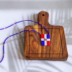 Collier drapeau de la République dominicaine, drapeau de la République dominicaine, collier de perles de rocaille, RD, art dominicain, dominicain, Dominicano