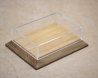 Hand Made Display Case 14cm x 10cm x 3cm (h) with Oak base