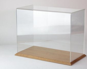 Display Case 40cm x 20cm x 30cm with fitted Oak Base