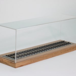 O Gauge Train Display Case 43.5cm / 39.5cm track