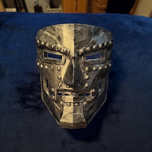 Maska Vic Von Doom