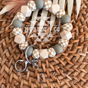 Llavero de silicona Tan Checker y Sage, llavero con estampado de cuadros, pulsera de silicona, llavero de pulsera, cuentas de silicona, neutro, Boho