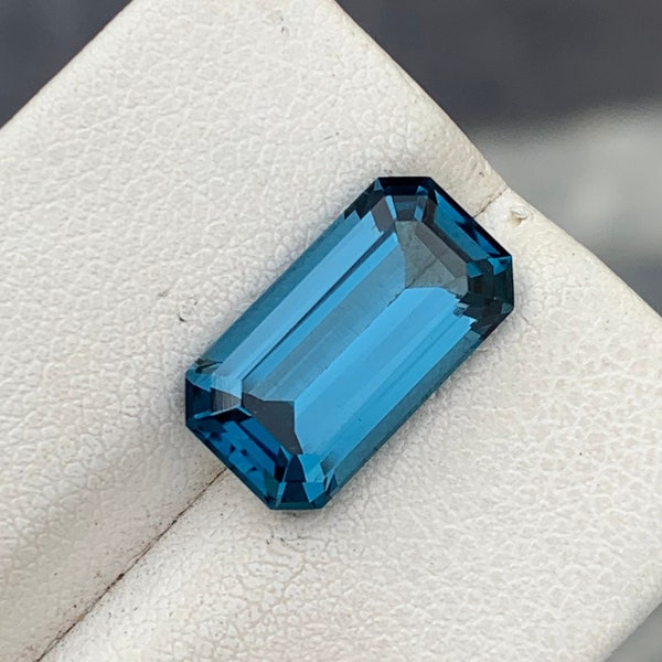 6 CT london blue topaz | london blue topaz ring | london blue topaz supplier | topaz ring | topaz jeweller | gift for her | jeweller