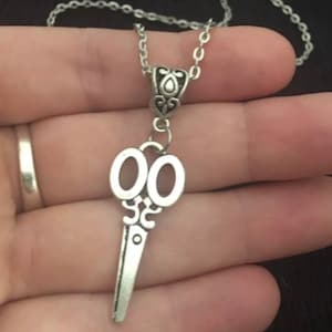 Small Scissor Necklace Pendant on 18 inch chain. Antique Victorian style Hairdresser Artist Chain *UK