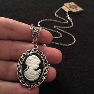 Vintage Lady Cameo Pendant Cabochon Black Necklace 24 inch chain Steampunk Woman Silver UK image 1