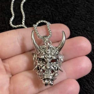 Japanische Teufel Anhänger Halskette an 18-Zoll-Kette Edelstahl Satan Ziegenkopf Okkulte Pentagramm Silberkette Baphomet