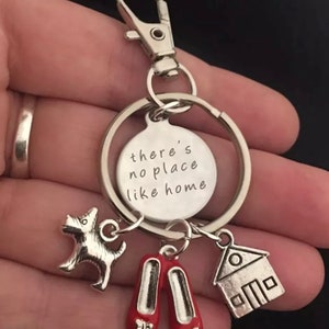 Det finns ingen plats som hemma Trollkarlen från Oz Nyckelring Inflyttningspresent Berlock Nyckelring
