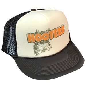 Hooters Trucker Hat Vintage Snapback Hat Mesh hat Black Hat adjustable unworn