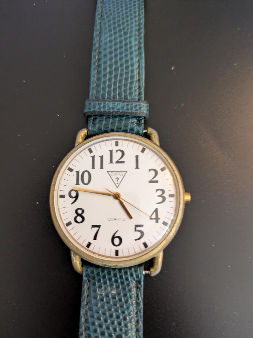 Vintage Guess 1988 Gold Tone Unisex White Dial Watch. New Battery + Band Vintage Guess Watch Unisex Gold Tone 1988 Tan Leather Band  main image 4