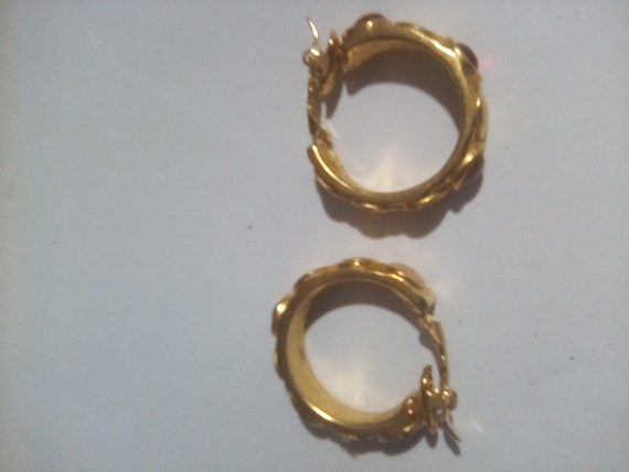 Clip hoop earrings signed Trifari TM - image 3