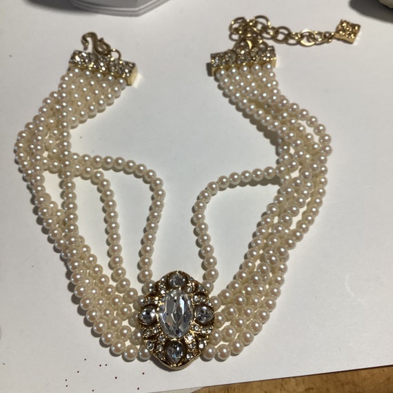5 strand faux pearl Givenchy choker - image 2