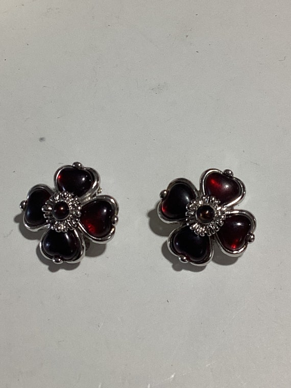 Erwin Pearl silvertone clip earrings