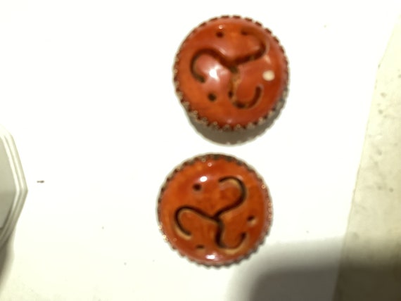Bakelite cut out clip style earrings - image 1