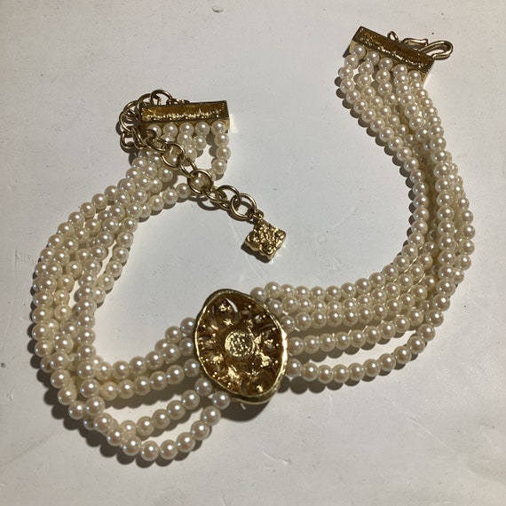 5 strand faux pearl Givenchy choker - image 4