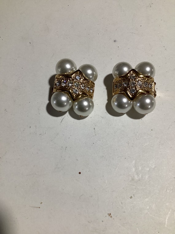 Unsigned faux pearl & crystal earrings