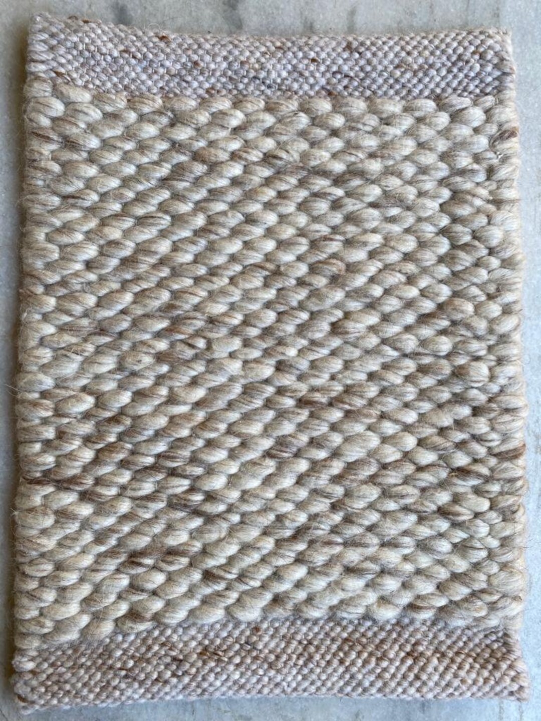 Hand Woven Chunky Knit Wool Rug: Beige Scandinavian Modern Style