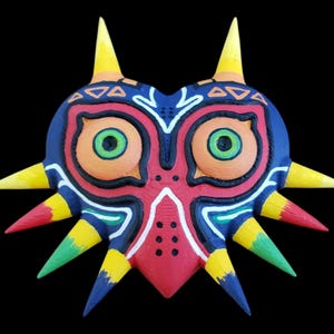 3D Printed & Hand-painted Miniature Majora&#39;s Mask from Legend of Zelda