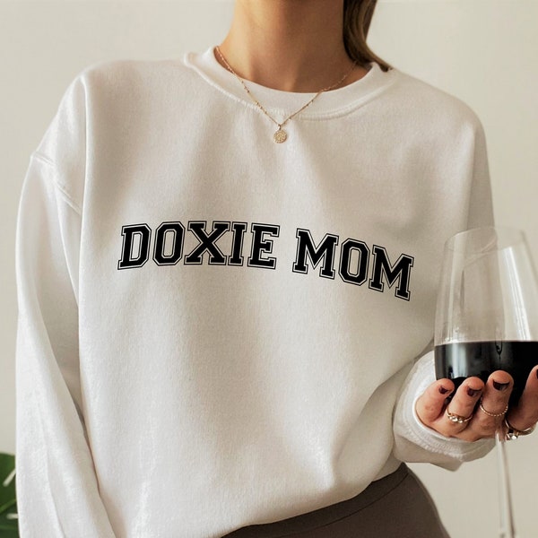 Doxie Mom Sweatshirt, Dachshund Shirt For Women, Dachshund Mom Shirt, Dog Mama Tshirt, Dog Mom Gift, Dog Gifts For Owners, Wiener Tee, G8636