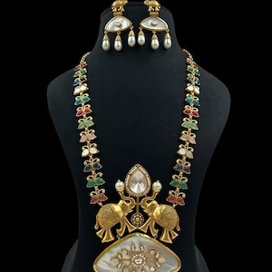 Mother Pearl  Pendant Fusion Kundan Necklace | Statement Necklace