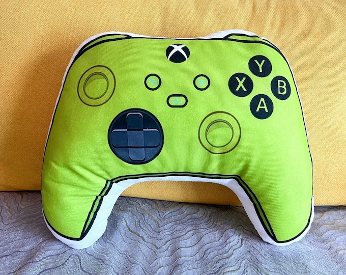 Green Game Controller Pillow, Gamer Gift, Gaming Decor, Gifts for Gamers, Video Game Gifts, Gamer Present Decorative Pillow 45cm (18 inches)