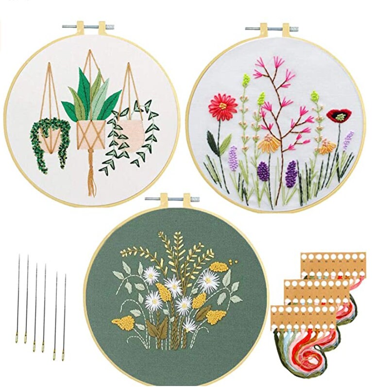 Nuberlic Embroidery Starter Kits for Beginners Adults Valentine's Day Cross  Stitch Kit Craft Kit with Stamped Funny Floral Wreath Pattern,Embroidery